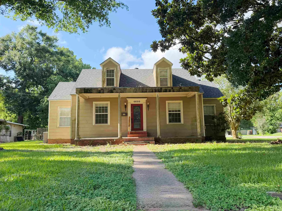 4600 Wilson St, Groves, TX 77619 - #1