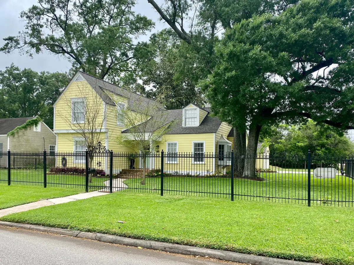 693 N 23rd, Beaumont, TX 77706 - #1
