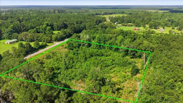 335 County Road 797, Buna, TX 77612