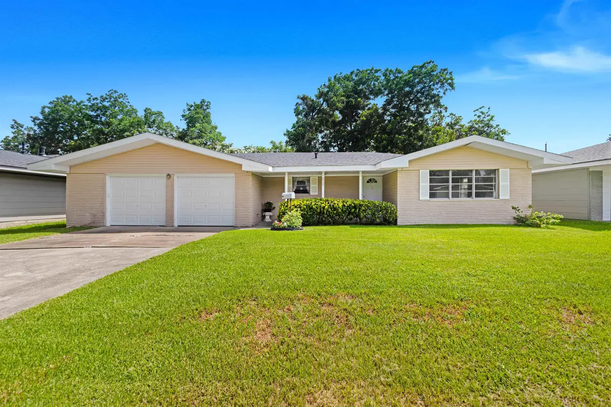 212 N 33rd, Nederland, TX 77627 - #1