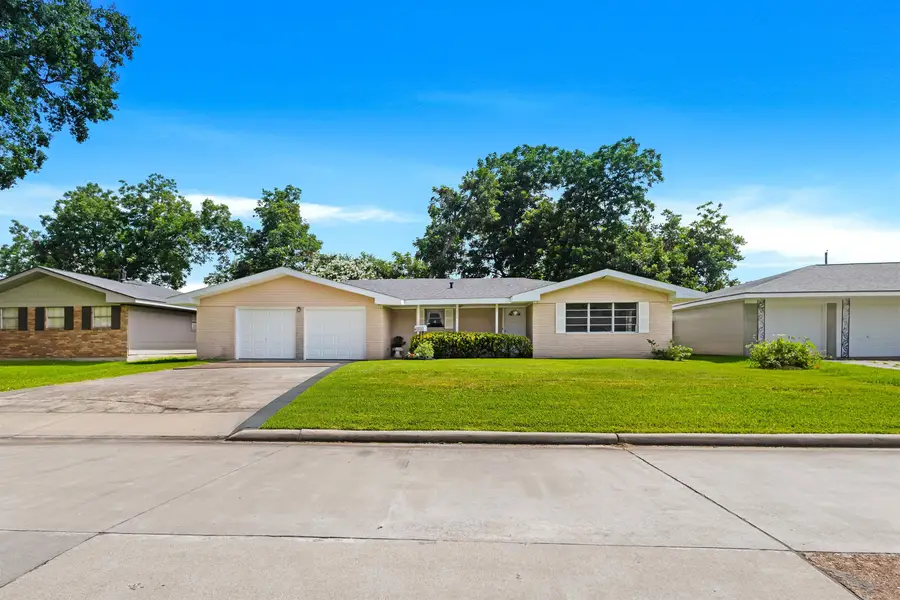 212 N 33rd, Nederland, TX 77627 - #2