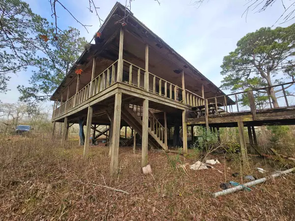 17089 BOONDOCKS, Beaumont, TX 77705
