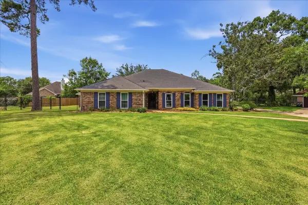 2145 Chevy Chase Lane, Beaumont, TX 77706