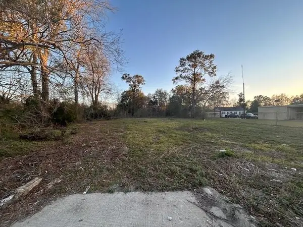 6295 Hwy 105, Beaumont, TX 77708