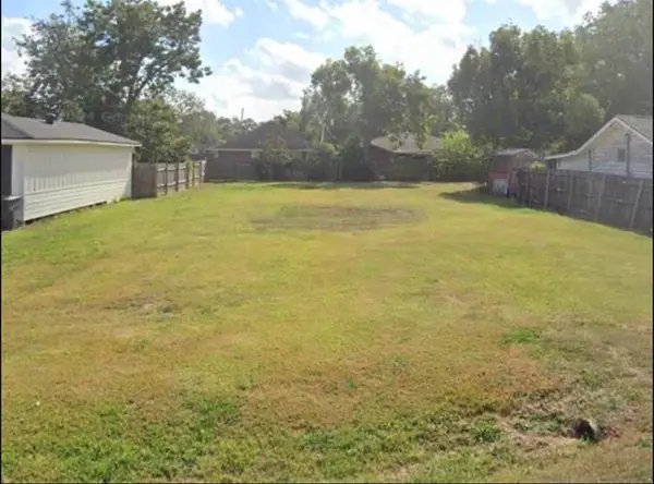 2011 Ave E, Nederland, TX 77627