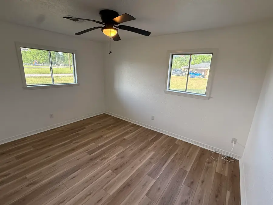 245 W Avenue P, Silsbee, TX 77656 - #2
