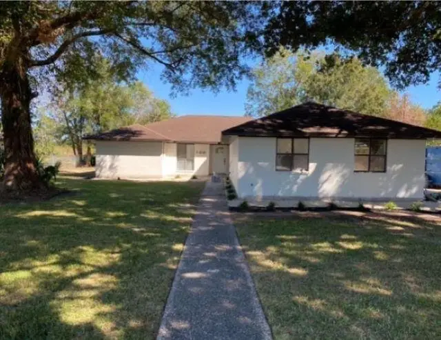 100 Country Club Dr, Taylor Landing, TX 77705 - #1