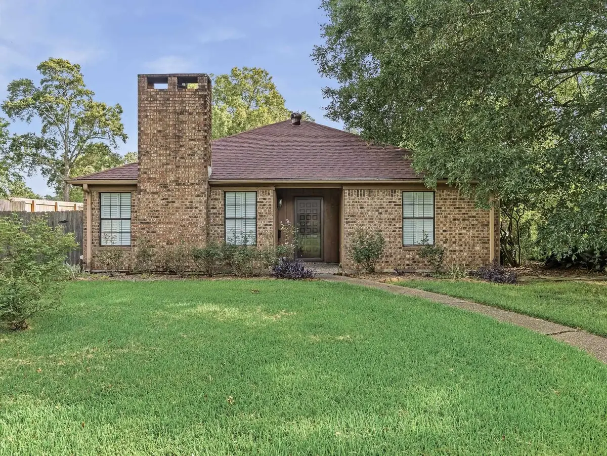 24 Sandelwood Trl, Beaumont, TX 77706 - #1