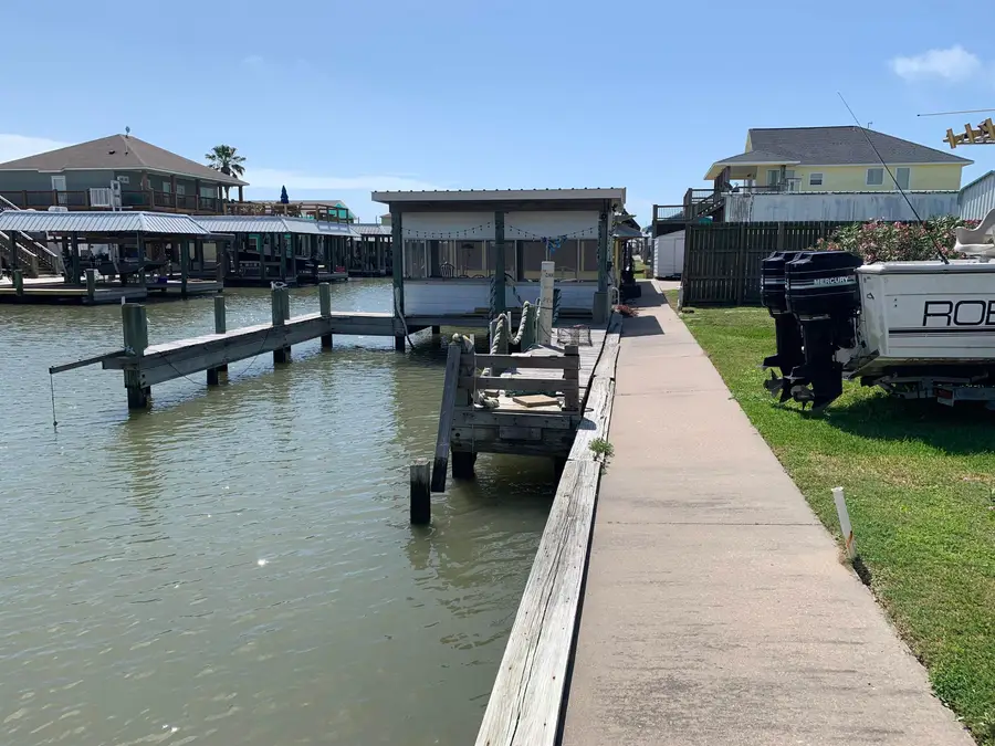 1228 Rainbow, Crystal Beach, TX 77650 - #3