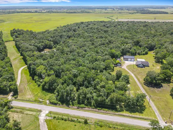9970 Winzer Rd, Beaumont, TX 77705