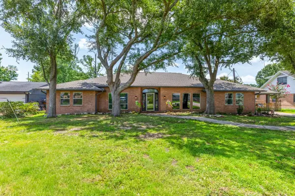 935 Dowlen Rd., Beaumont, TX 77706