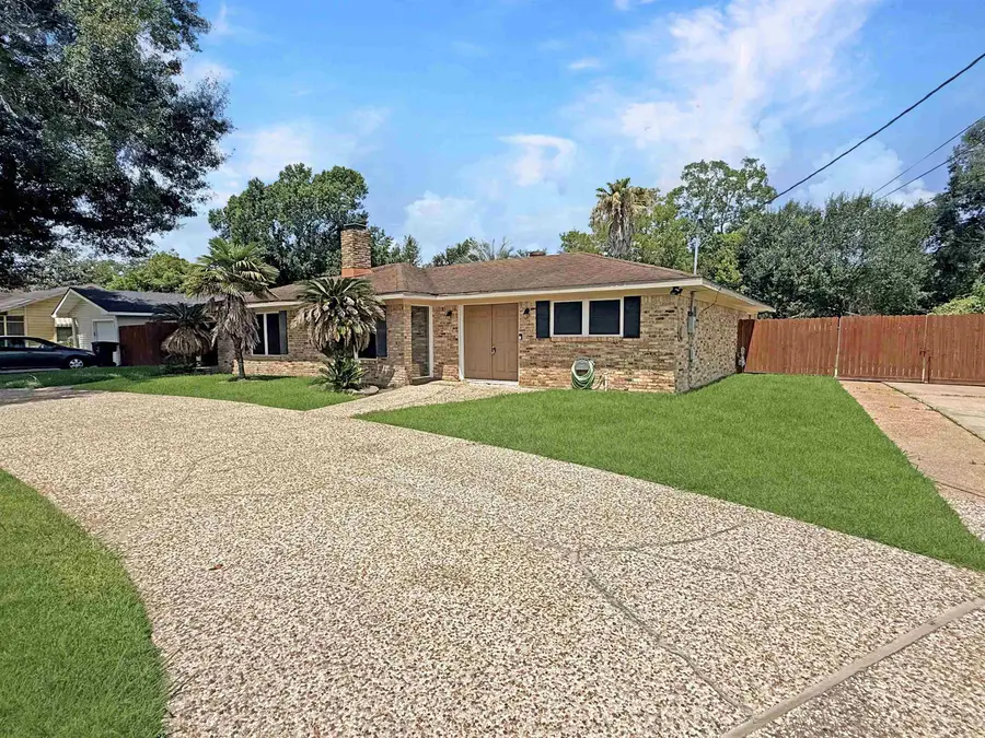 2212 Avenue H, Nederland, TX 77627 - #2