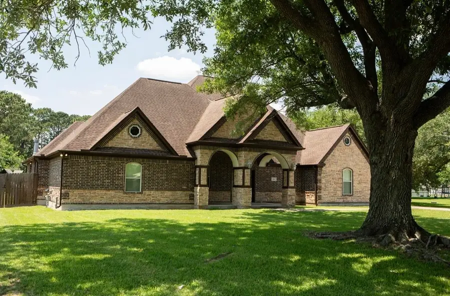 8951 N Garden Dr, Beaumont, TX 77705 - #2