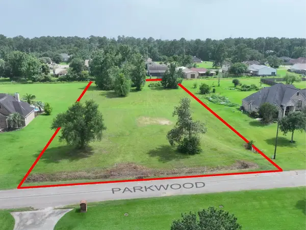 9155 Parkwood Dr., Orange, TX 77630
