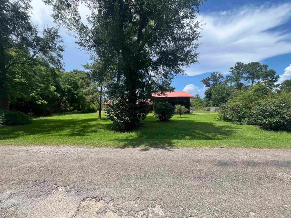 435 Lee St, Bridge City, TX 77611