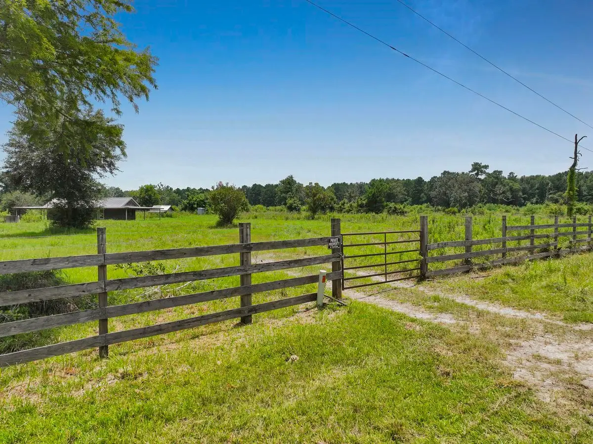 386 CR 784, Buna, TX 77612 - #1