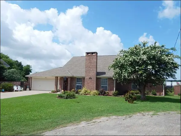 3901 Suncrest Circle, Groves, TX 77619