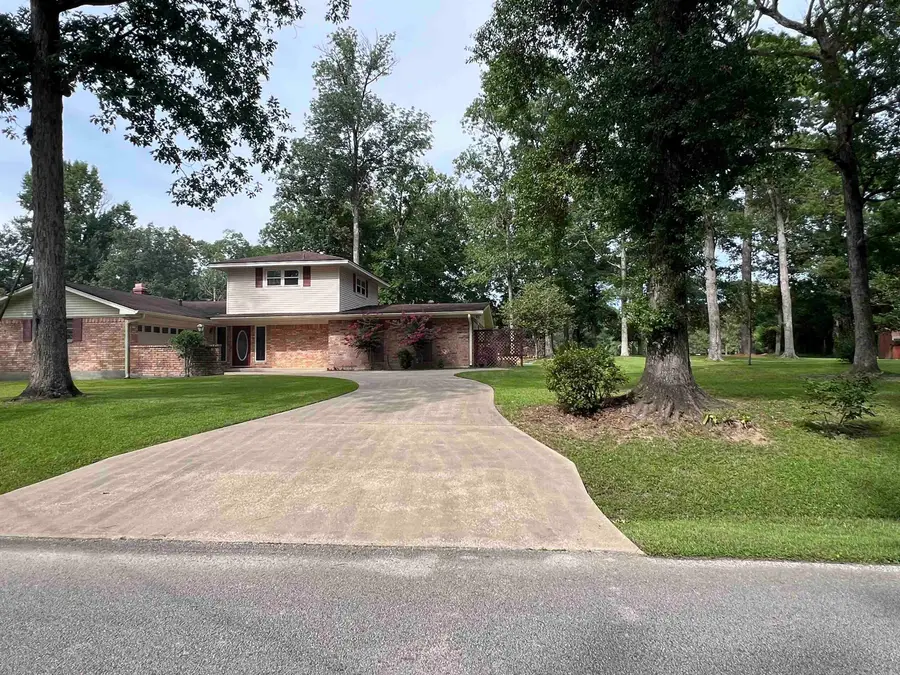 802 W  Wildwood, Village Mills, TX 77663 - #2