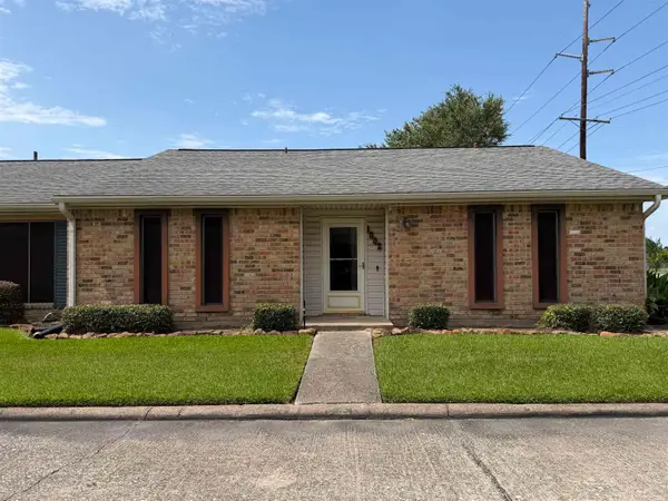 1002 Park Meadow Dr, Beaumont, TX 77706-3922