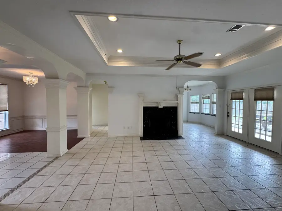 3720 Champions Drive, Beaumont, TX 77706-2008 - #2