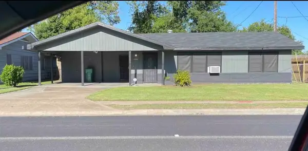 1908 N 16th St, Orange, TX 77630