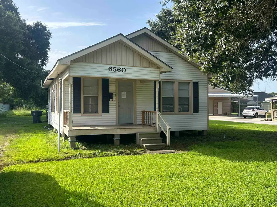 6560 S Howe, Groves, TX 77619 - #2