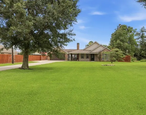 298 Stapper, Bridge City, TX 77611