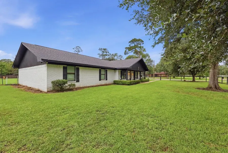 275 Lawrence Ln., Vidor, TX 77662 - #2