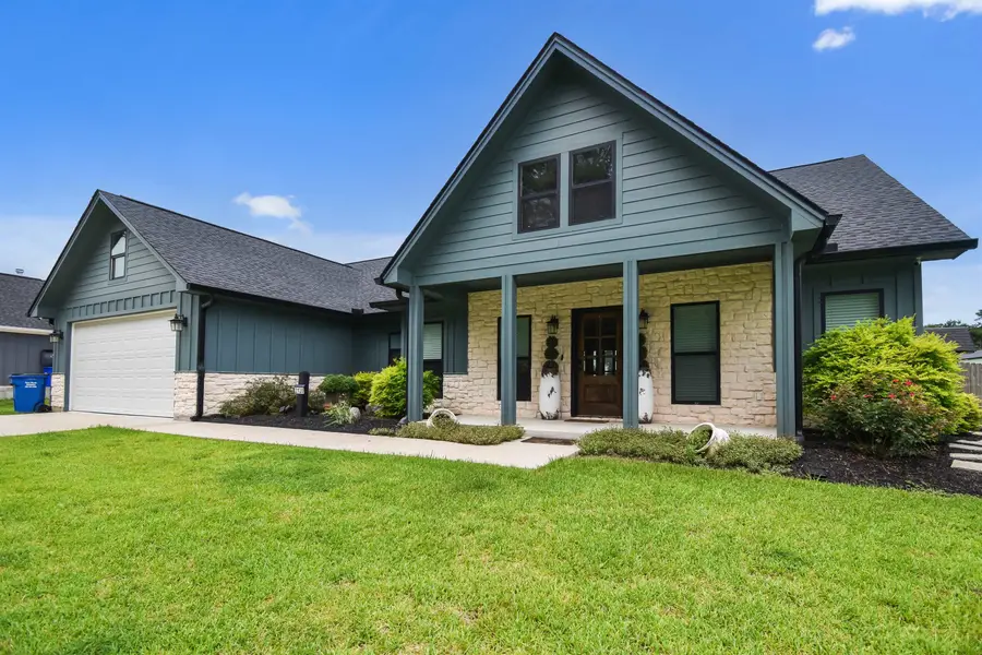 2120 Neyland Dr., Silsbee, TX 77656 - #3