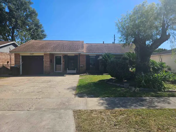 2321 Earle St, Port Neches, TX 77651-4413