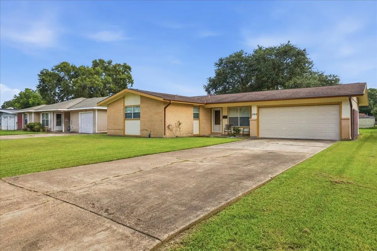 2749 Magnolia Lane, Groves, TX 77619 - #1