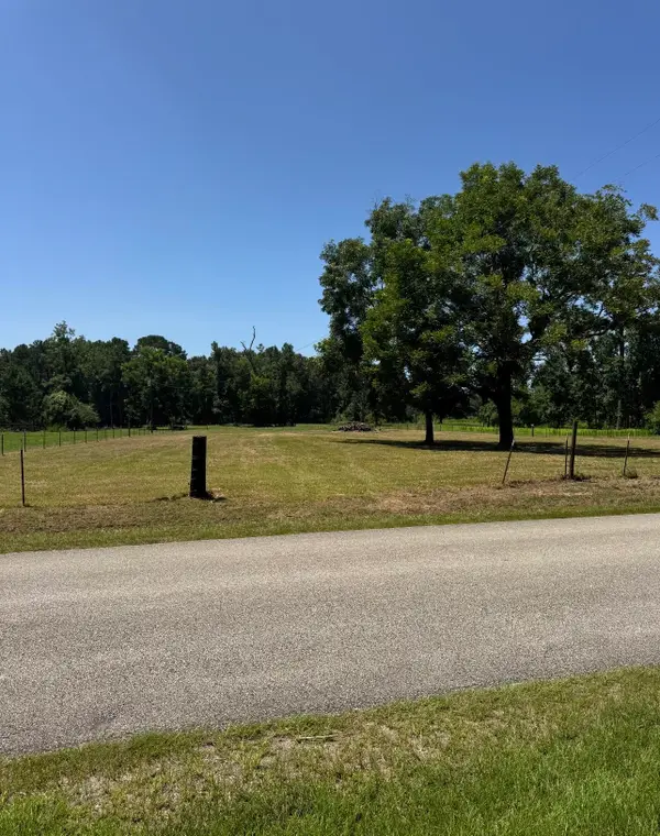 1175 County Road 715, Buna, TX 77612