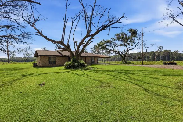 1084 County Road 3133, Buna, TX 77612