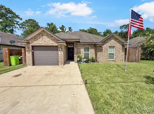 6637 Westwood Village Drive, Lumberton, TX 77657