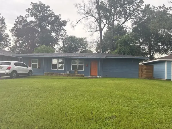 5440 Dewberry Ln, Beaumont, TX 77708