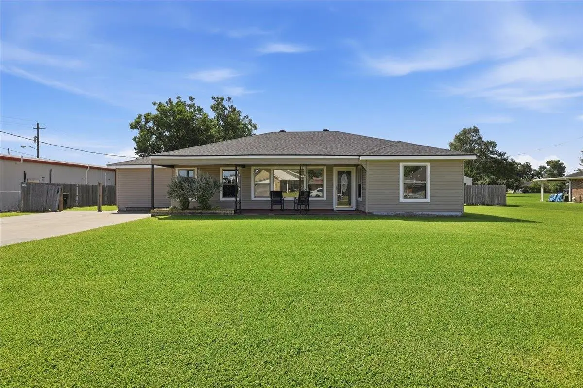 1111 Elgin Ave, Nederland, TX 77627 - #1