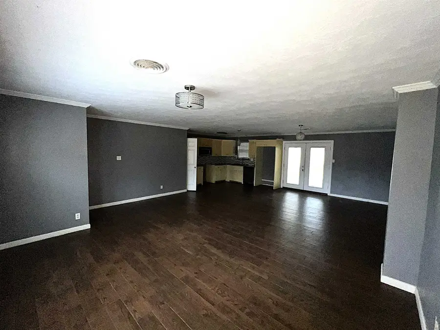 645 Camelia St, Vidor, TX 77662 - #3