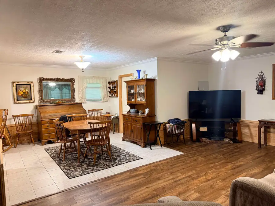 935 Travis, Vidor, TX 77662 - #2