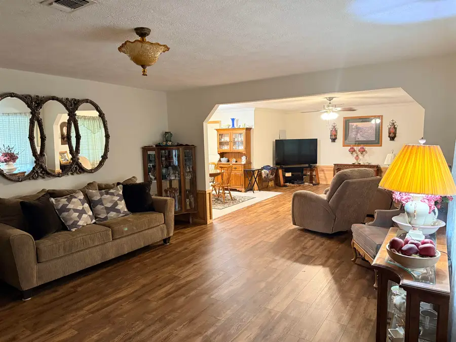 935 Travis, Vidor, TX 77662 - #3