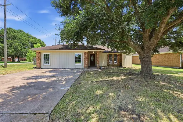 2005 Stacy Dr, Beaumont, TX 77707