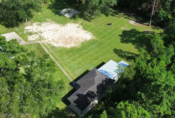 8263 Dailey Rd, Orange, TX 77632