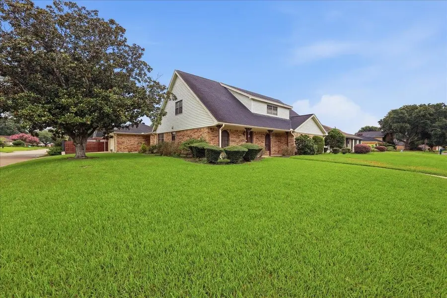 990 Shakespeare Dr, Beaumont, TX 77706 - #2