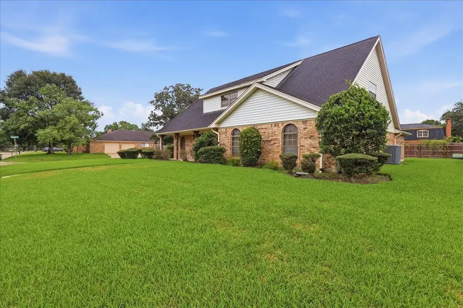 990 Shakespeare Dr, Beaumont, TX 77706 - #3