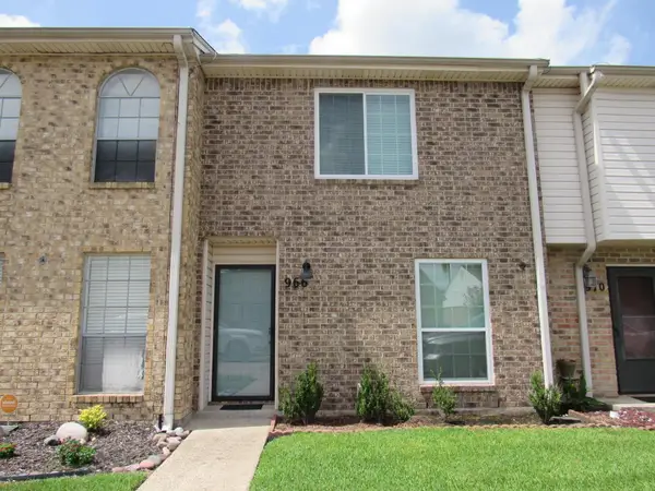 966 Sunmeadow, Beaumont, TX 77706