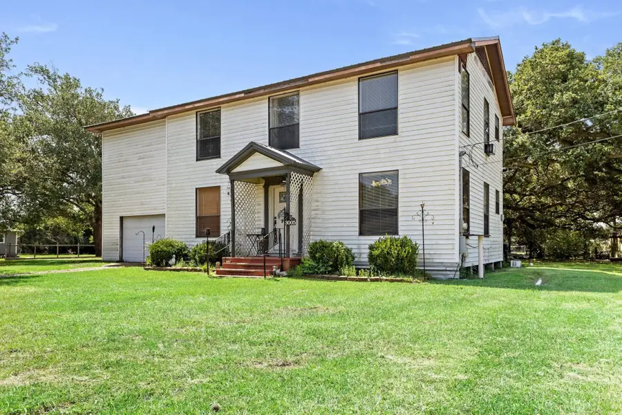 3005 Hogg St, West Orange, TX 77630 - #3