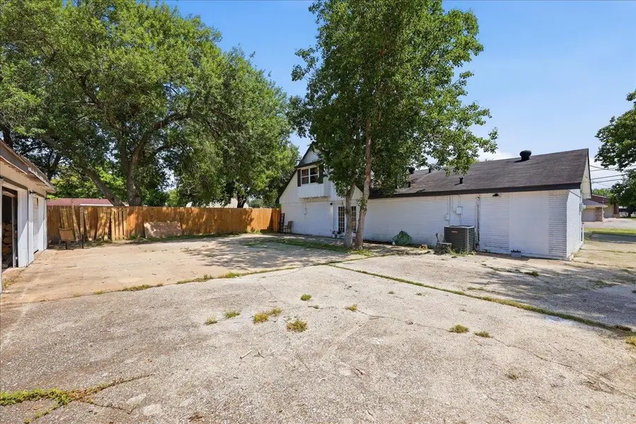 8722 Holmes Rd, Nederland, TX 77627 - #3