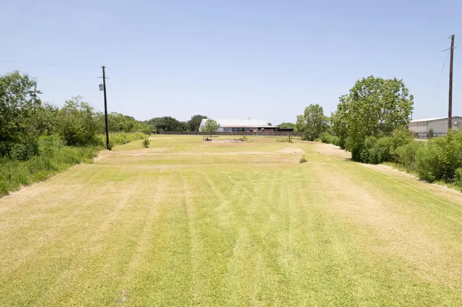 000 Copeland Rd., Winnie, TX 77665 - #2