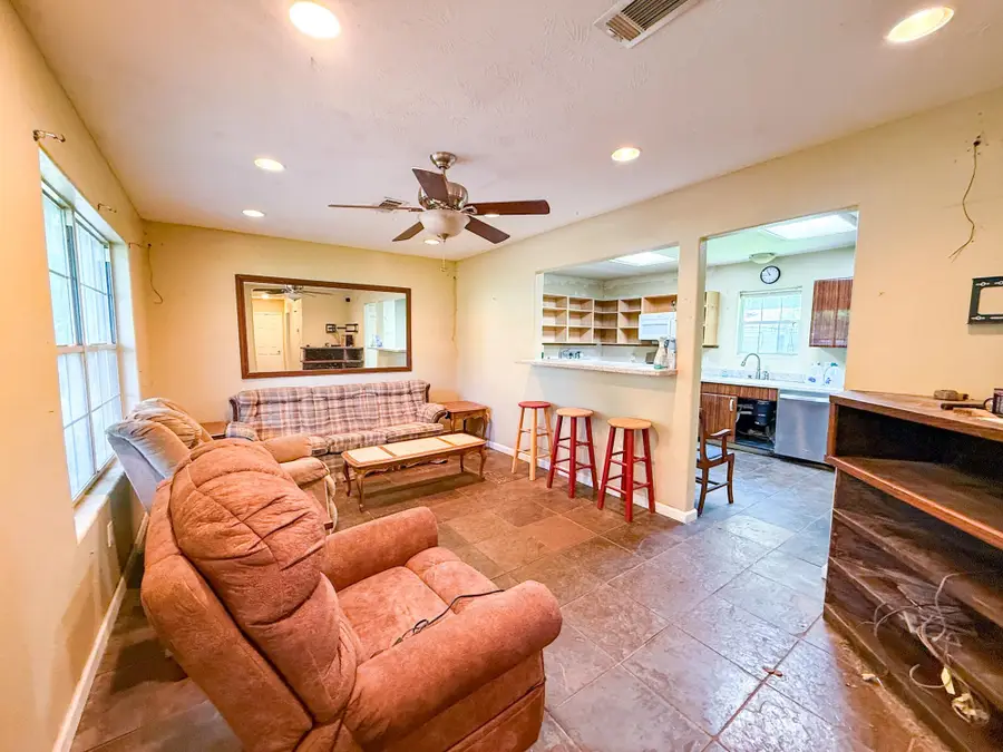 1010 Chatwood Ln, Bridge City, TX 77611-4804 - #3