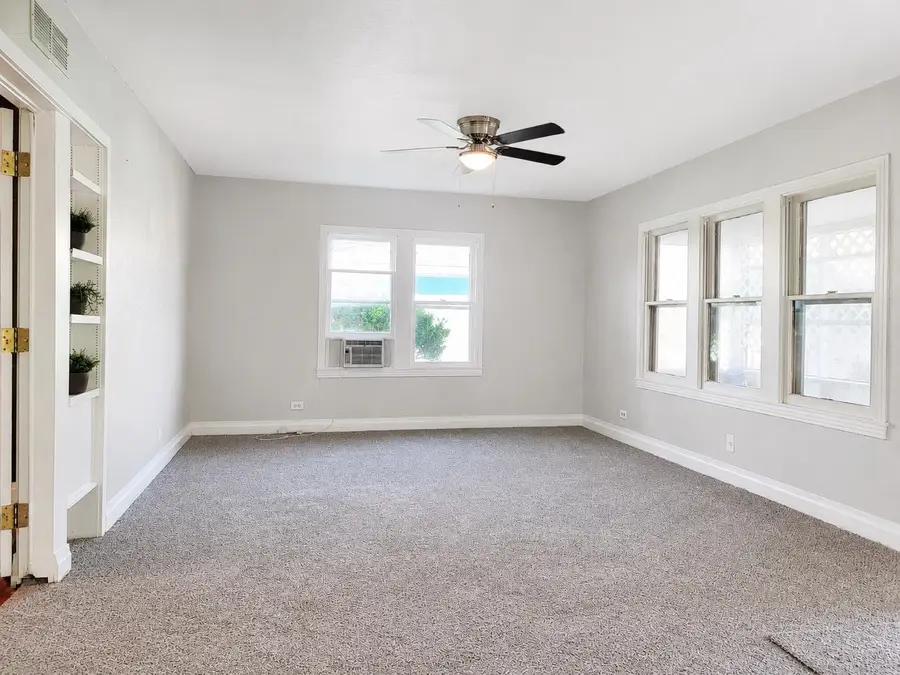 813 28 ST, Orange, TX 77630 - #2