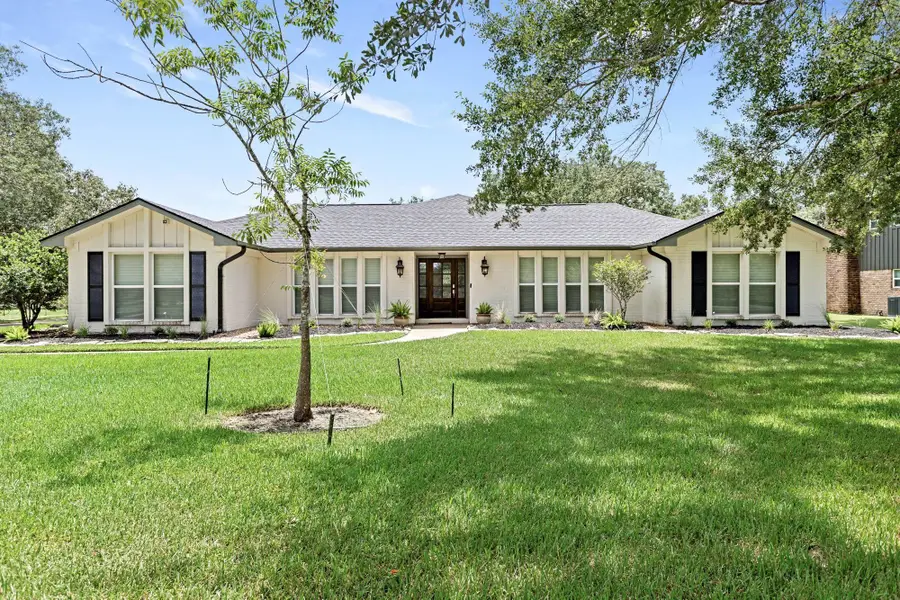 415 W Pineshadows, Sour Lake, TX 77659 - #2